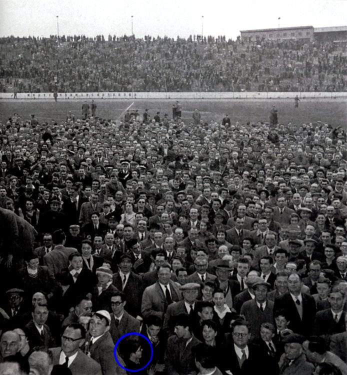 Champions 1955 - Crowd.jpg