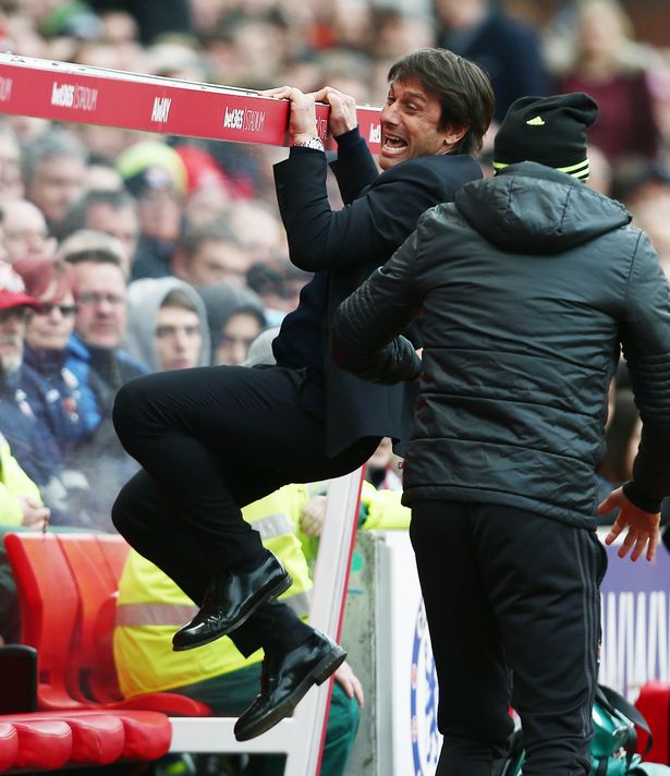 PAY-Chelsea-manager-Antonio-Conte-celebrates-his-teams-goal-to-make-it-1-2-during-the-Premier-League-mat.jpg.a099069f1044a7ca01ab18125c78e7e5.jpg
