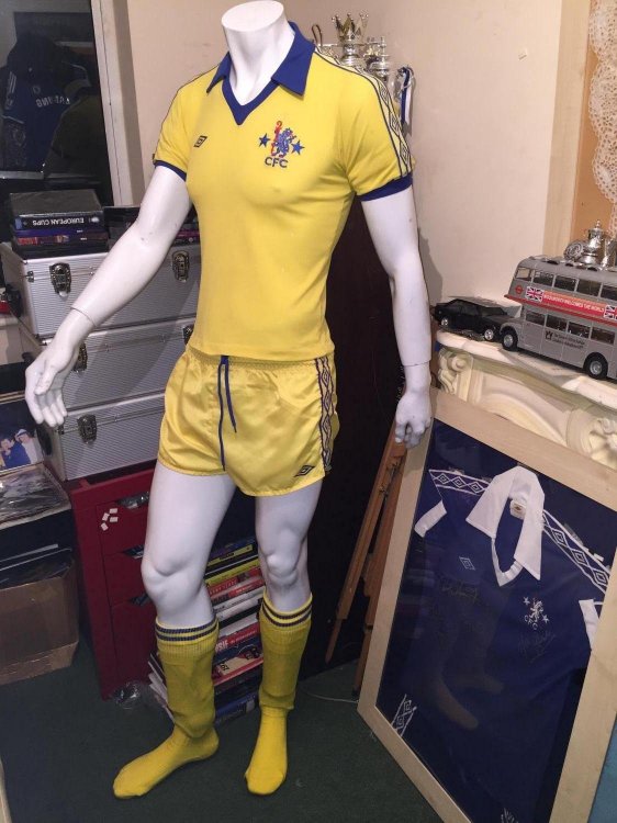 extra_football_shirt_18300_1.jpg