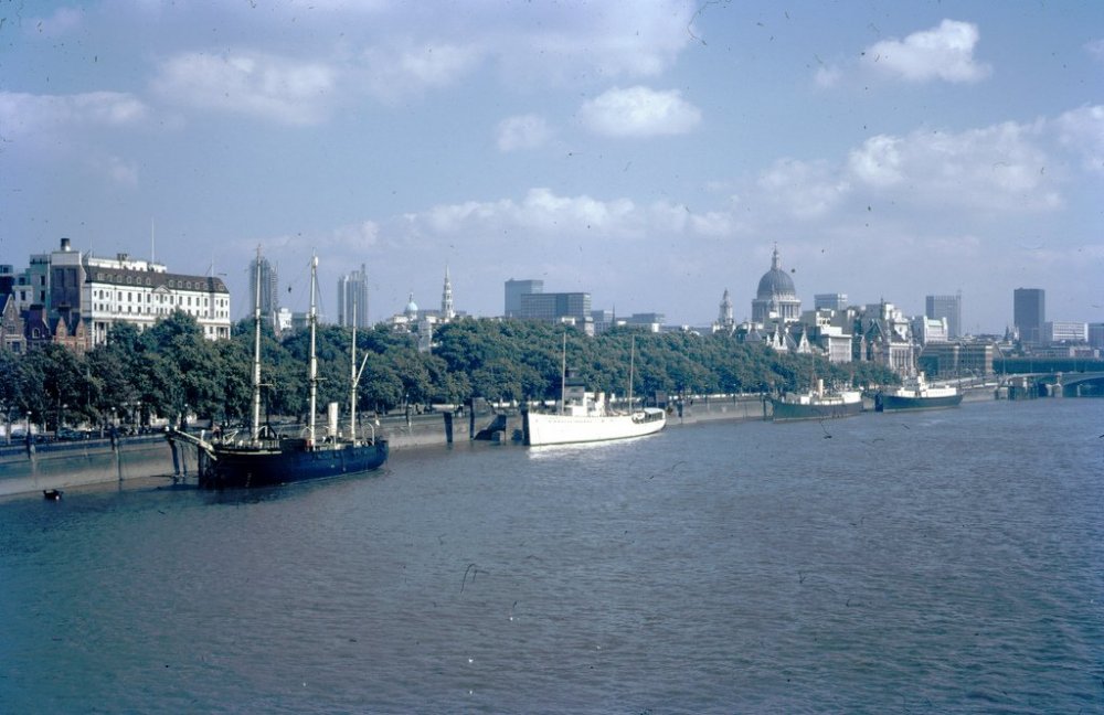 1969-THAMES-RIVER-Thames-River-London-England.jpg