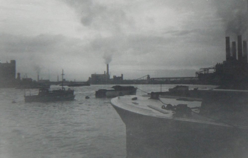 The-Lots-Road-Power-Station-right-and-the-Fulham-Power-Station-centre.-December-1962.-1200x765.jpg
