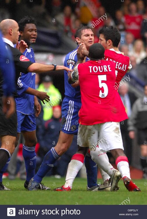 soccer-carling-cup-final-chelsea-v-arsenal-millennium-stadium-G9PGJY.jpg
