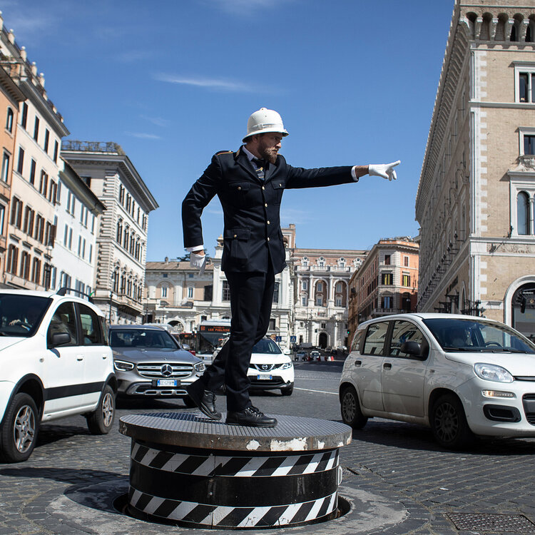 19italy-traffic1-mobileMasterAt3x.jpg