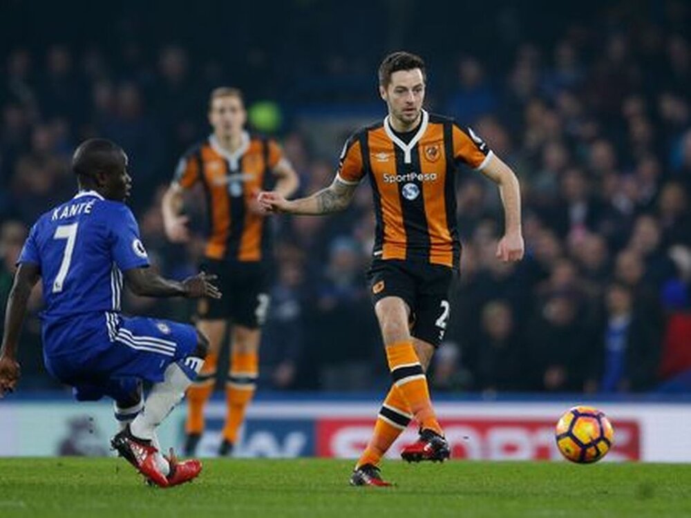 Hull-Citys-Ryan-Mason-in-action-with-Chelseas-NGolo-Kante.thumb.jpg.f153da9cd7e494968abd7baeb9de76c6.jpg