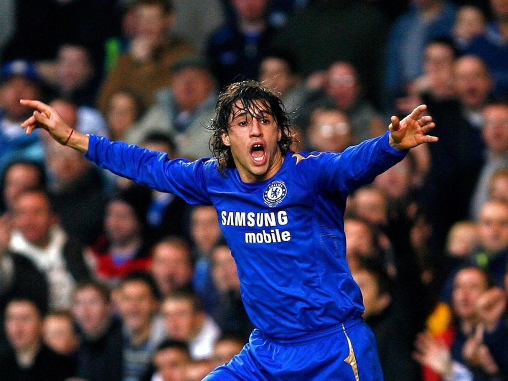 Chelseas-Crespo-appeals-against-a-disallowed-goal-during-soccer-match-against-Wigan-Athletic-in-Lon.thumb.jpg.0f93fe5bf76ad06ee563647d2d9b0dac.jpg