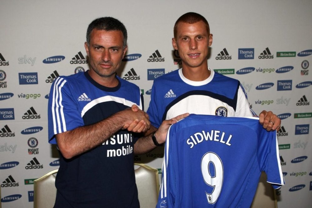 steve-sidwell-chelsea-jose-mourinho-scaled-e1586781484251-1024x683.jpg