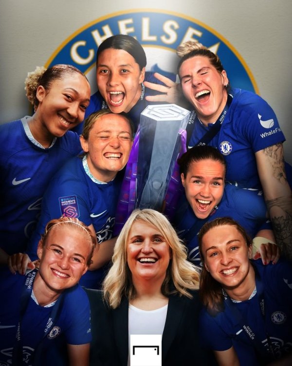 Group of Chelsea women.jpg