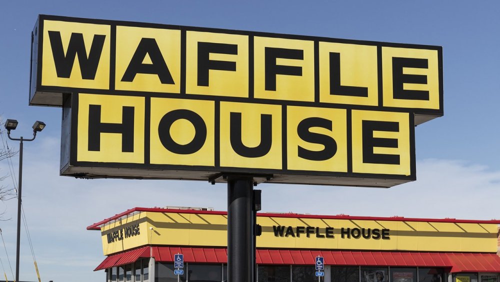 WaffleHouseGettyImages-1355658787.jpg