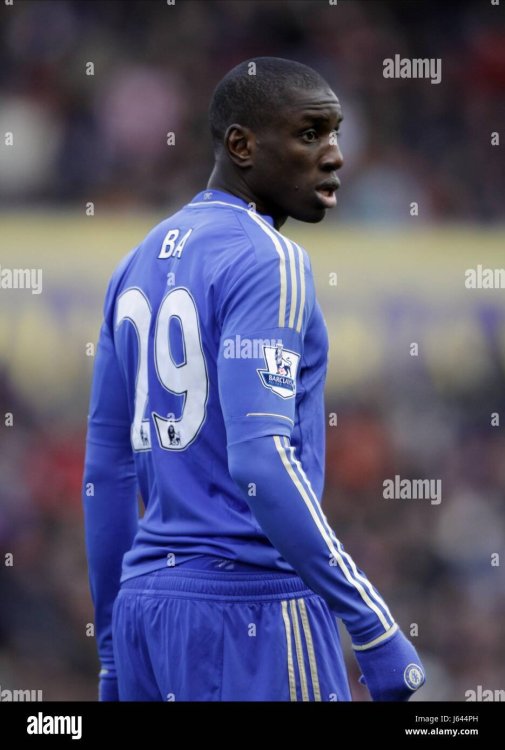 demba-ba-chelsea-fc-the-britannia-stadium-stoke-on-trent-england-12-J644PH.thumb.jpg.da75651a63375e49e3c1d25f7eca538b.jpg