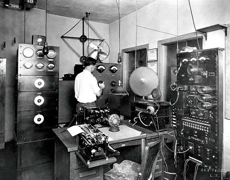 KNX-1926-transmitter.jpg.webp.259011006b4e84f741ac9e0d1a629466.webp