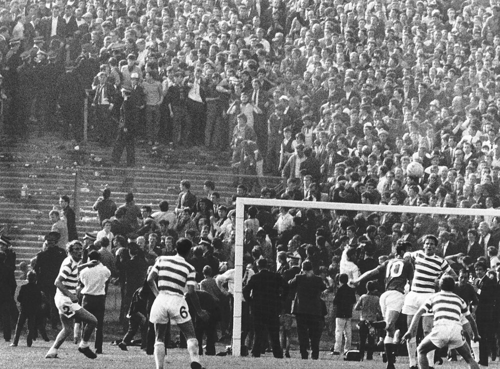 Trouble+in+the+stands+as+an+Old+Firm+clashes+continues+on+the+park-1965417214.jpg