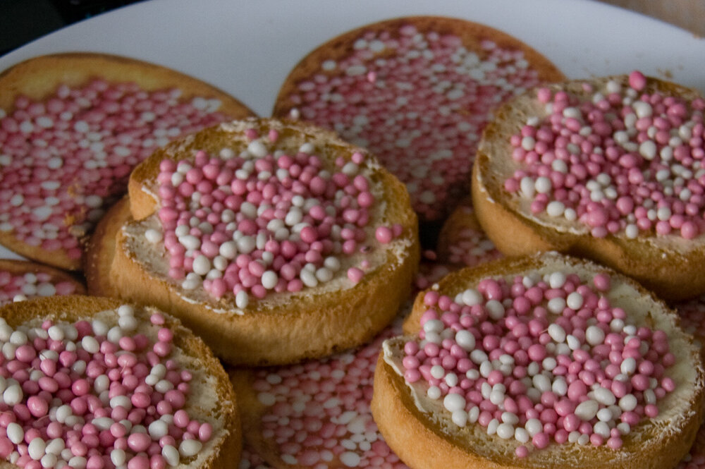 alternatief-beschuit-met-muisjes.jpg